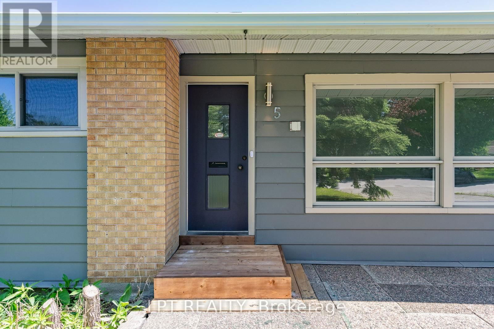 5 ATTWOOD CRESCENT Image 3