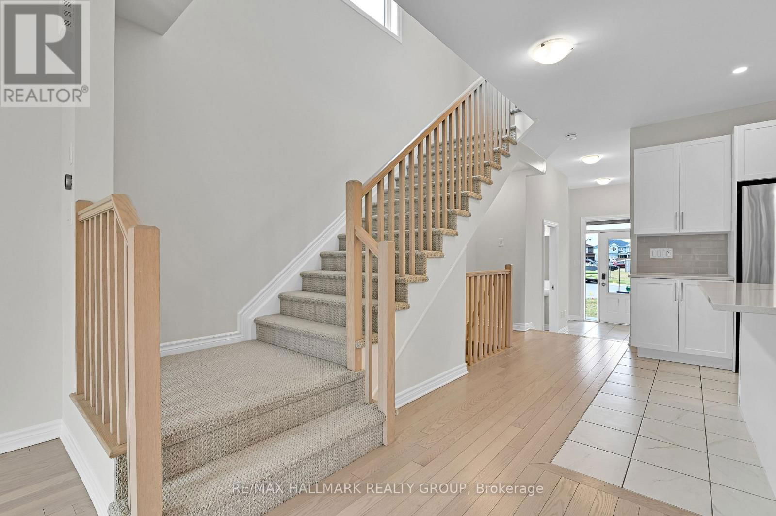 938 SOCCA CRESCENT Image 17