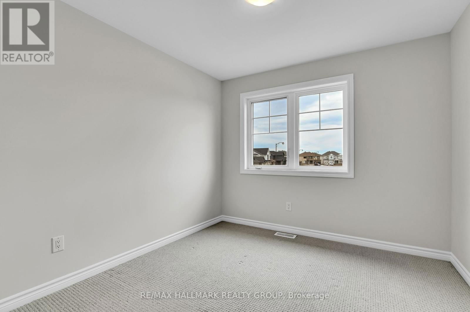 938 SOCCA CRESCENT Image 22
