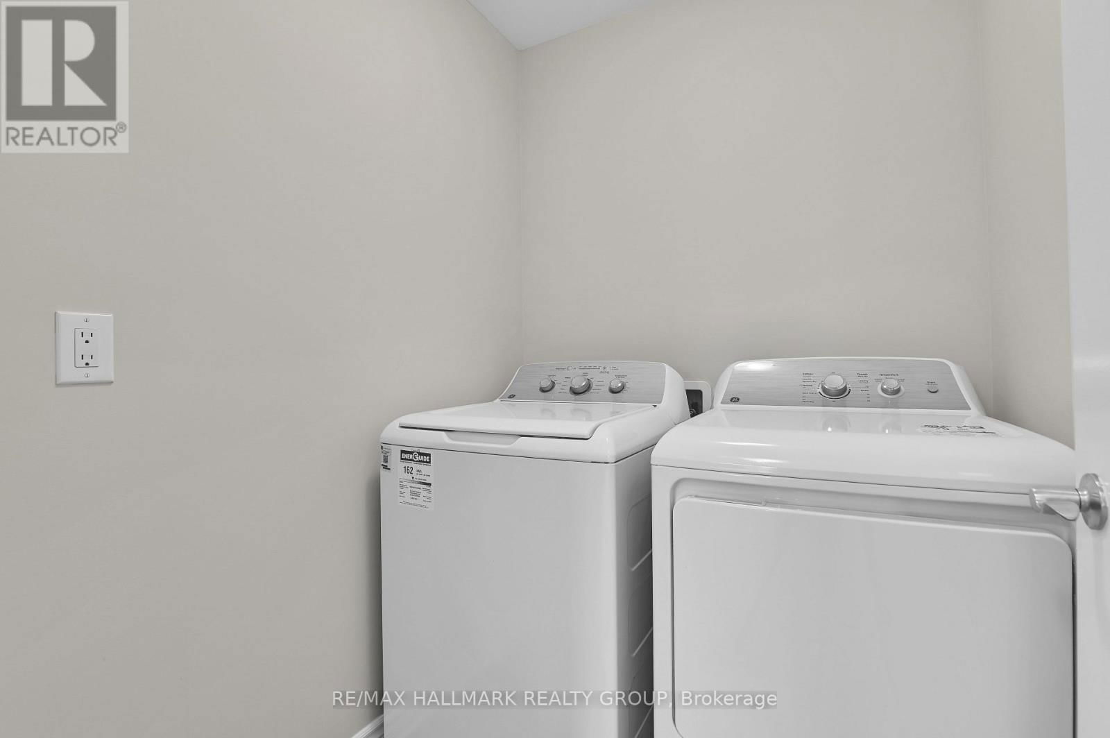 938 SOCCA CRESCENT Image 27