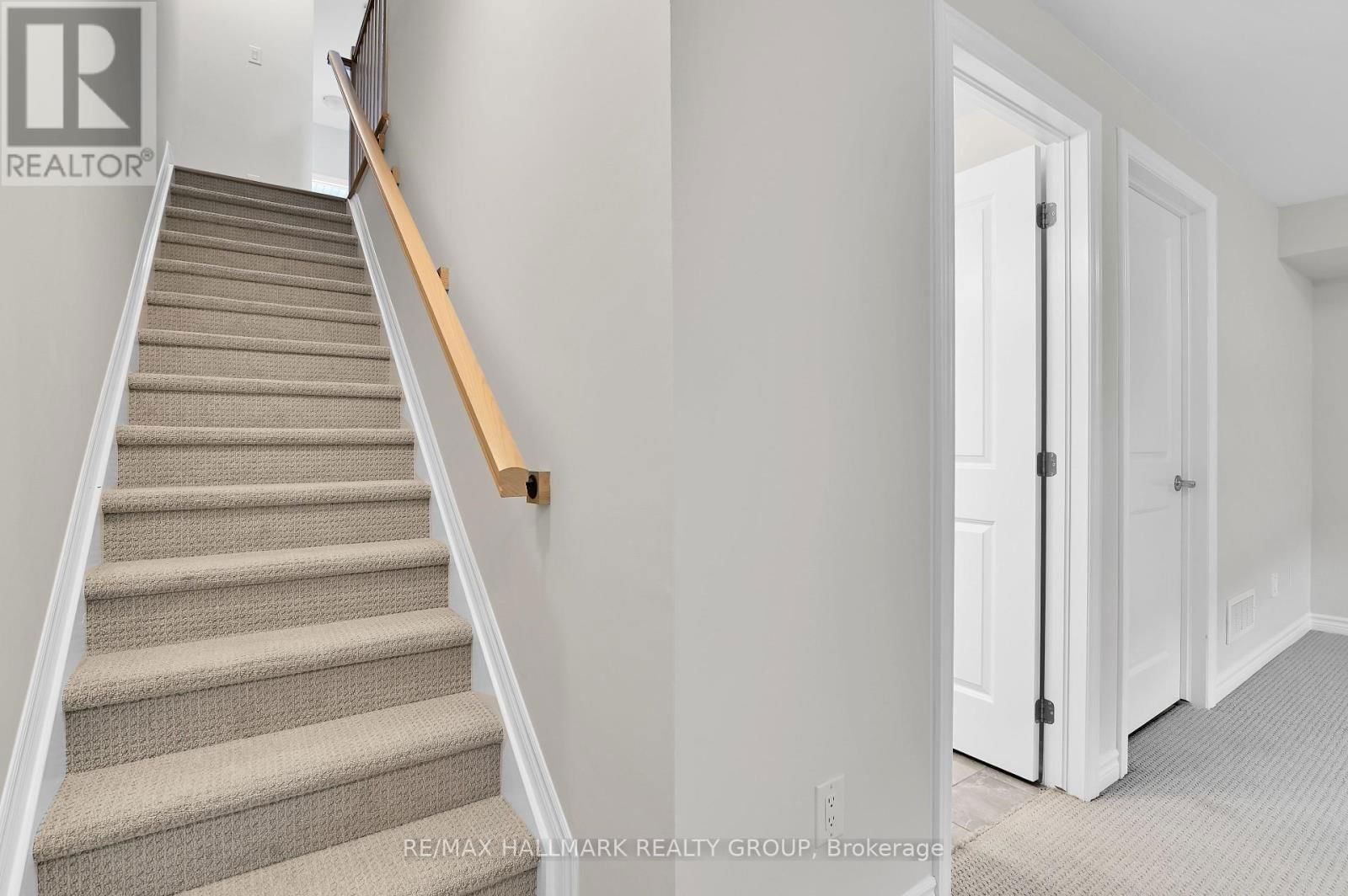 938 SOCCA CRESCENT Image 28