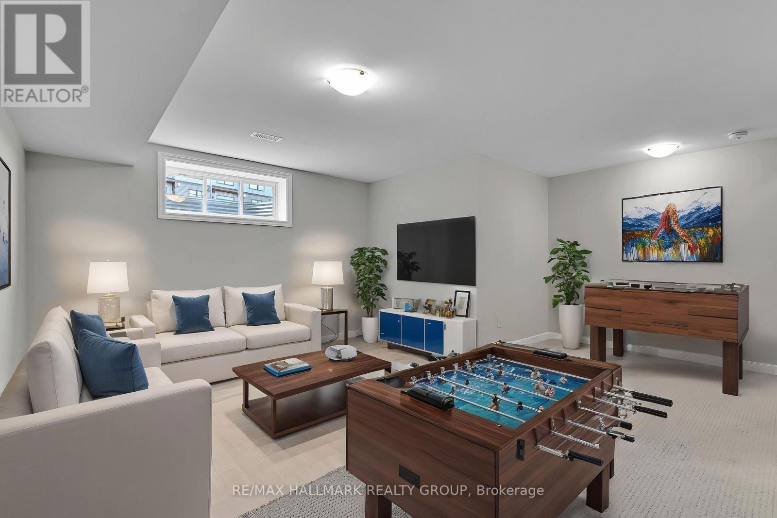 938 SOCCA CRESCENT Image 30