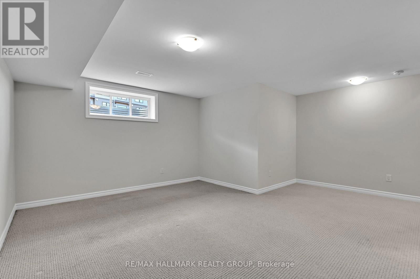 938 SOCCA CRESCENT Image 31