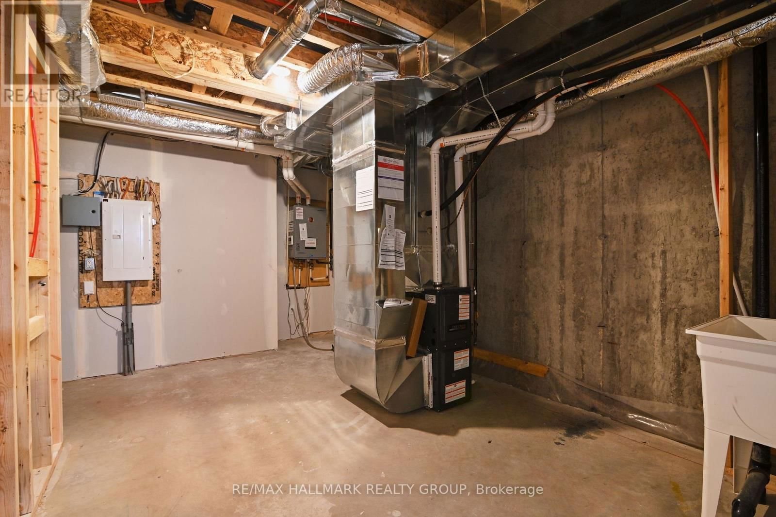 938 SOCCA CRESCENT Image 34