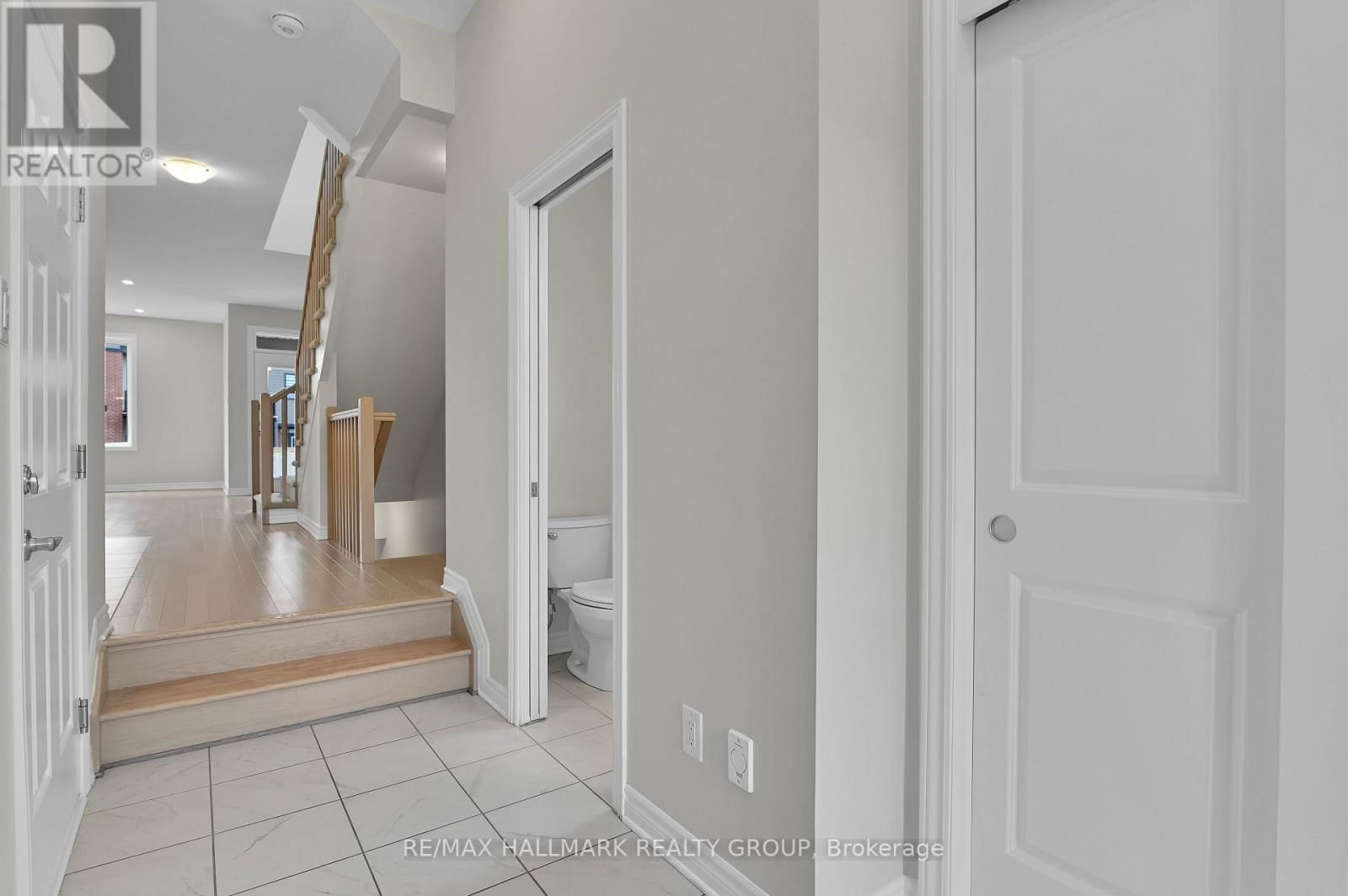 938 SOCCA CRESCENT Image 4