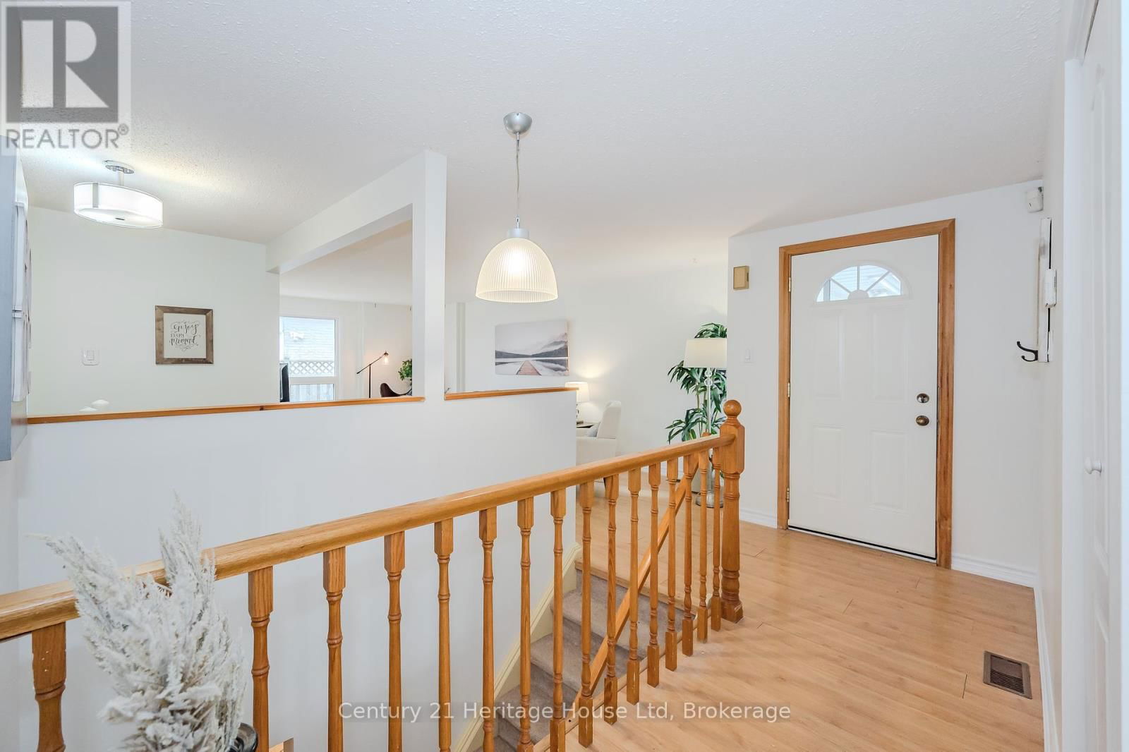 1 CHRISTOPHER COURT Image 19