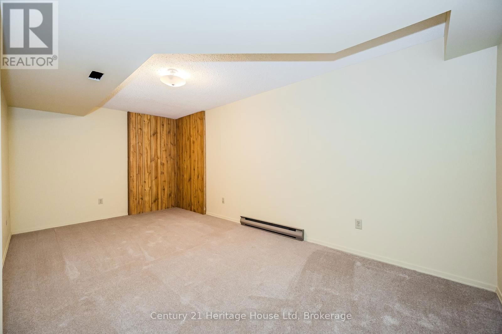 1 CHRISTOPHER COURT Image 21
