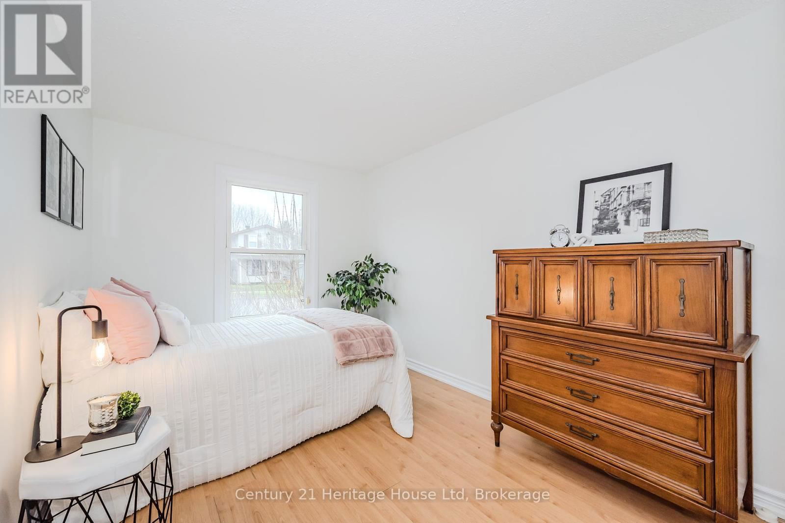 1 CHRISTOPHER COURT Image 26