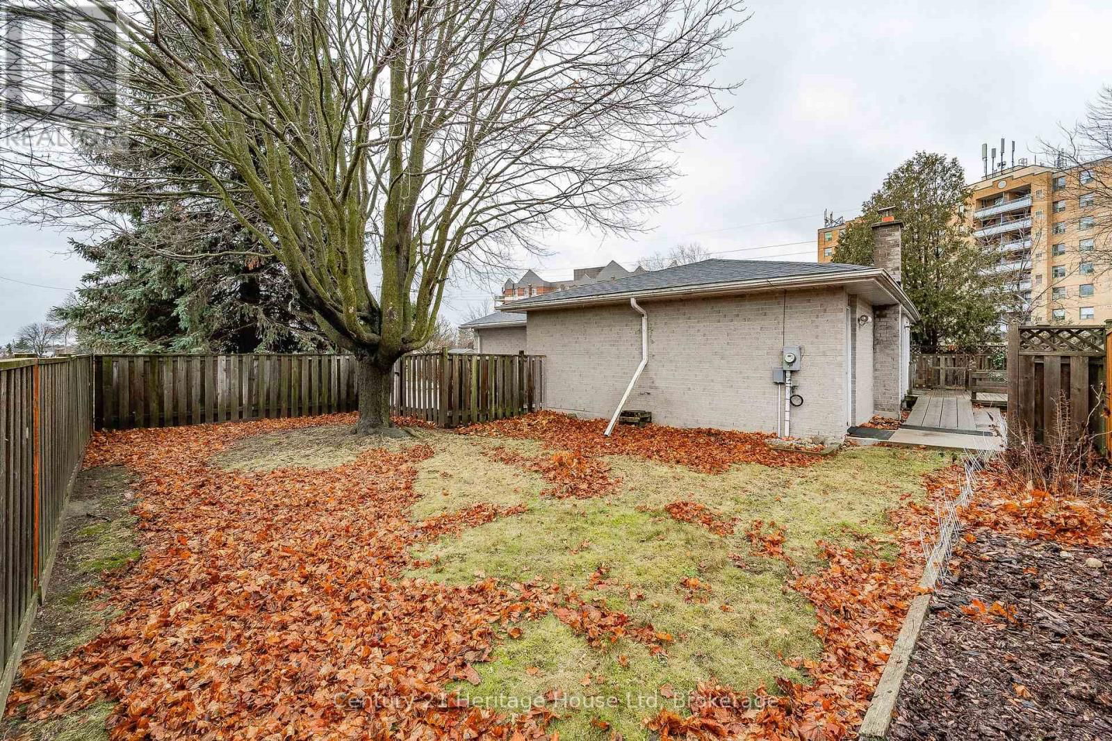 1 CHRISTOPHER COURT Image 33