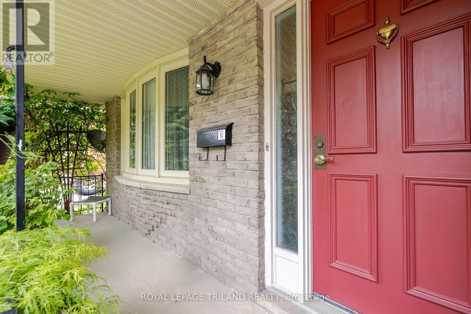 95 CONCORD CRESCENT Image 3