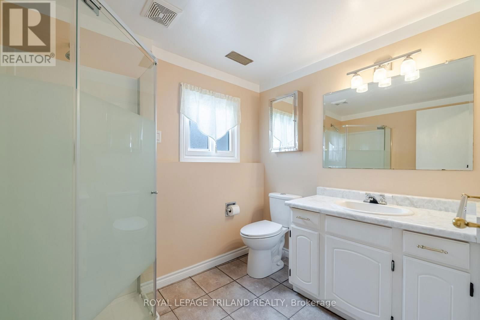 95 CONCORD CRESCENT Image 32