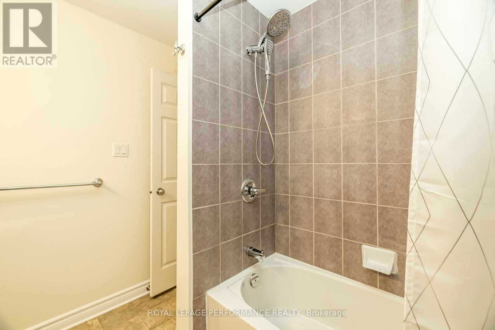 3 - 212 PASEO PRIVATE Image 34