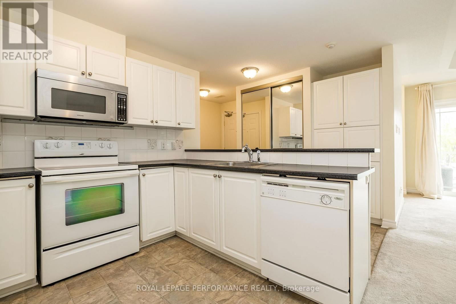 3 - 212 PASEO PRIVATE Image 8