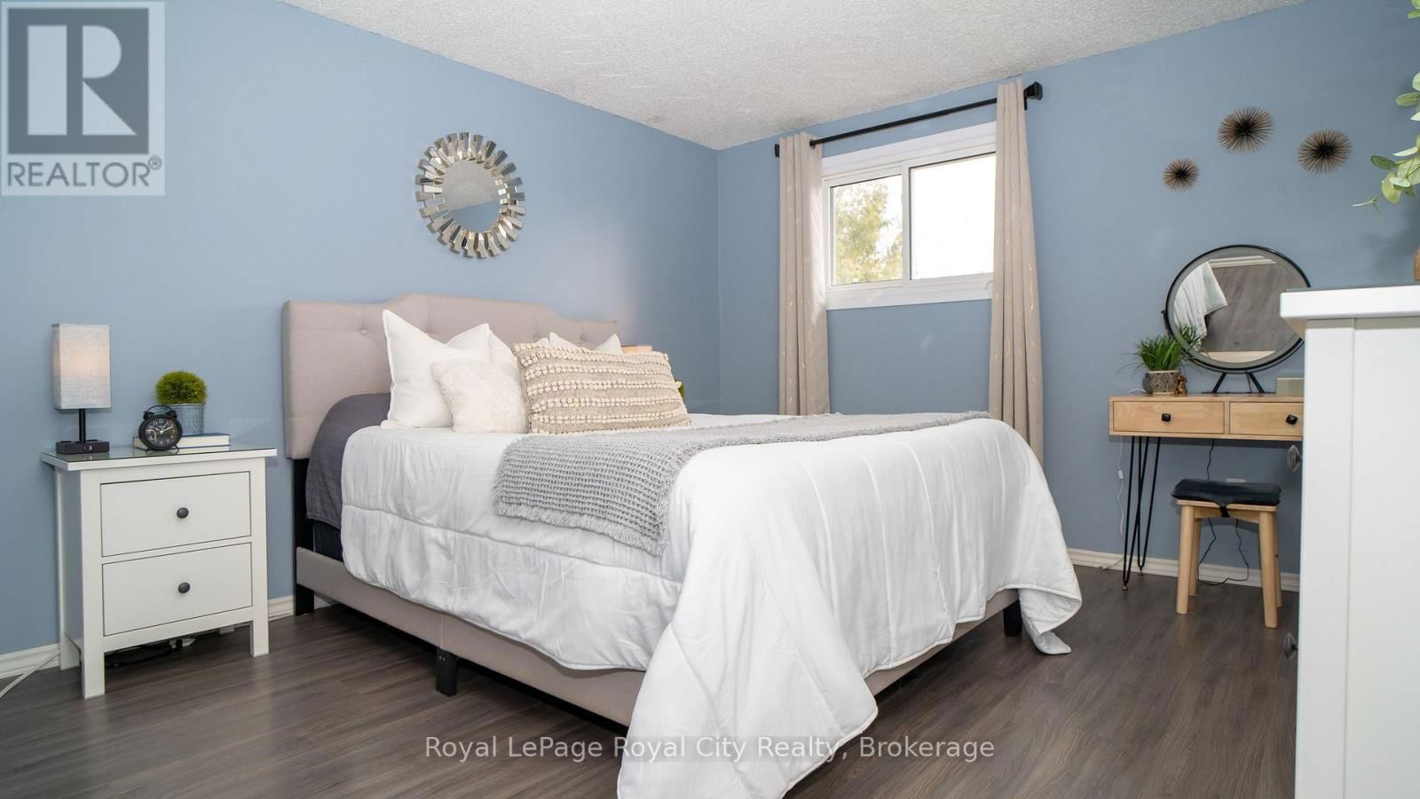 300 STRATHALLAN STREET Image 12