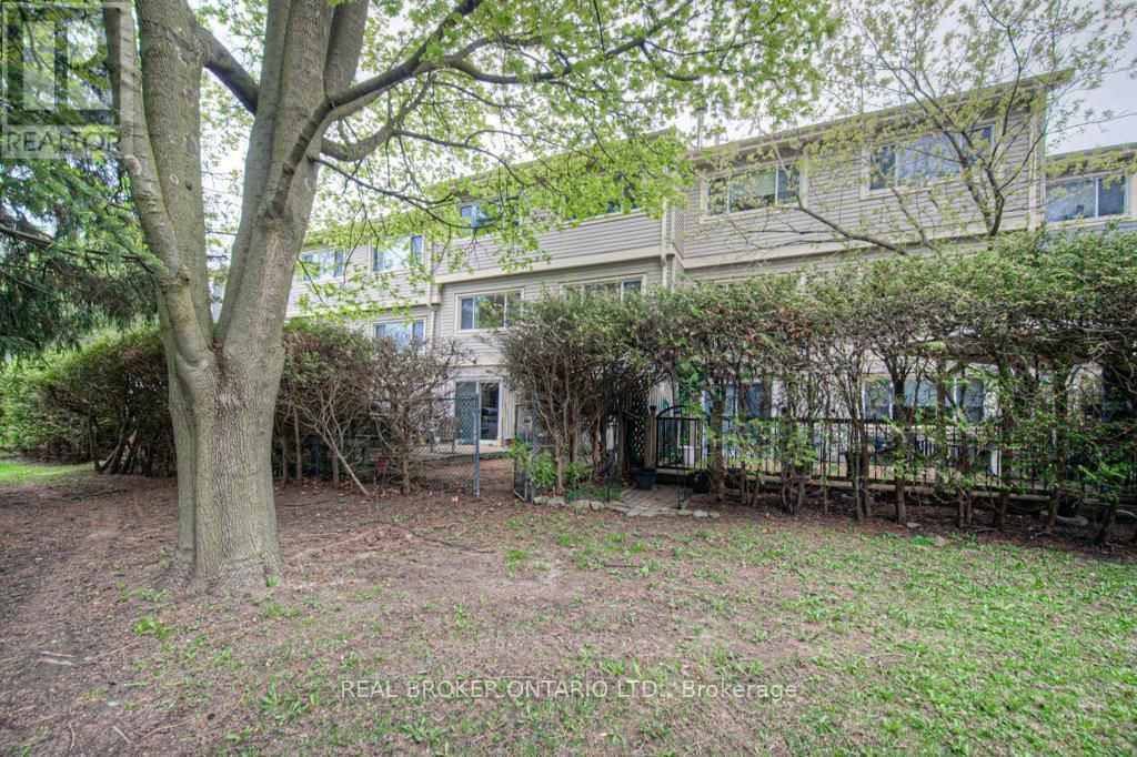 3 - 30 GREEN VALLEY DRIVE Image 34