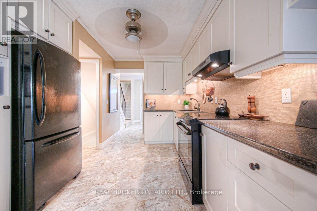 3 - 30 GREEN VALLEY DRIVE Image 9