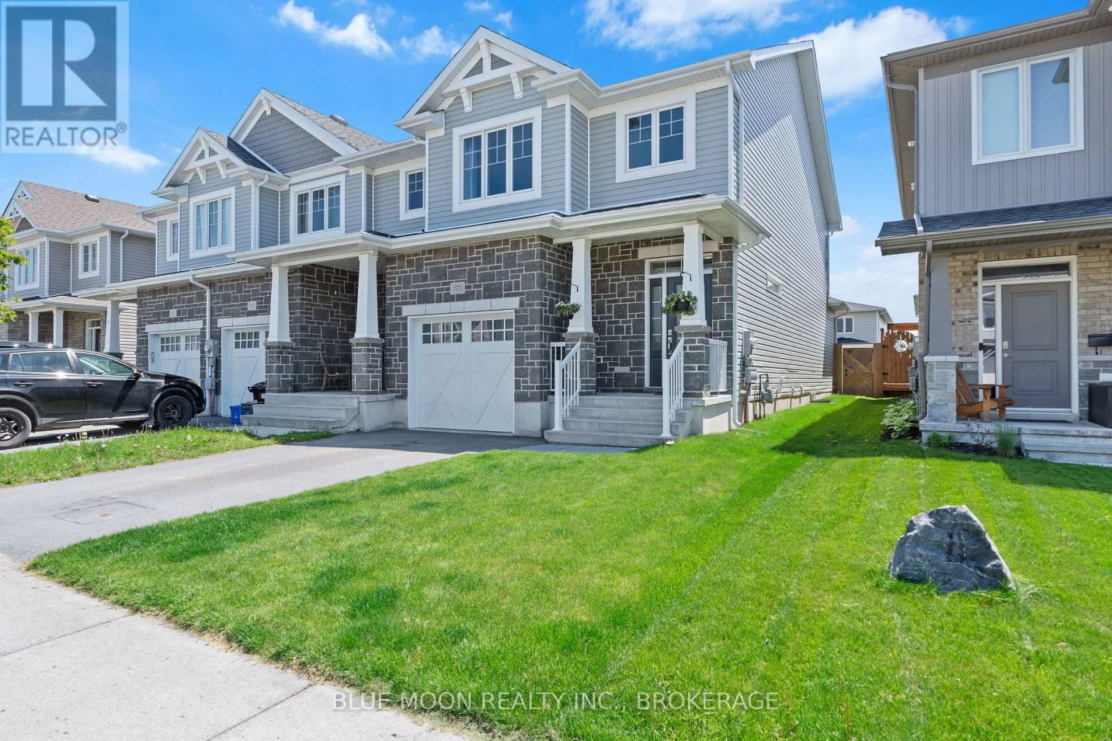 1555 DAVENPORT CRESCENT Image 3