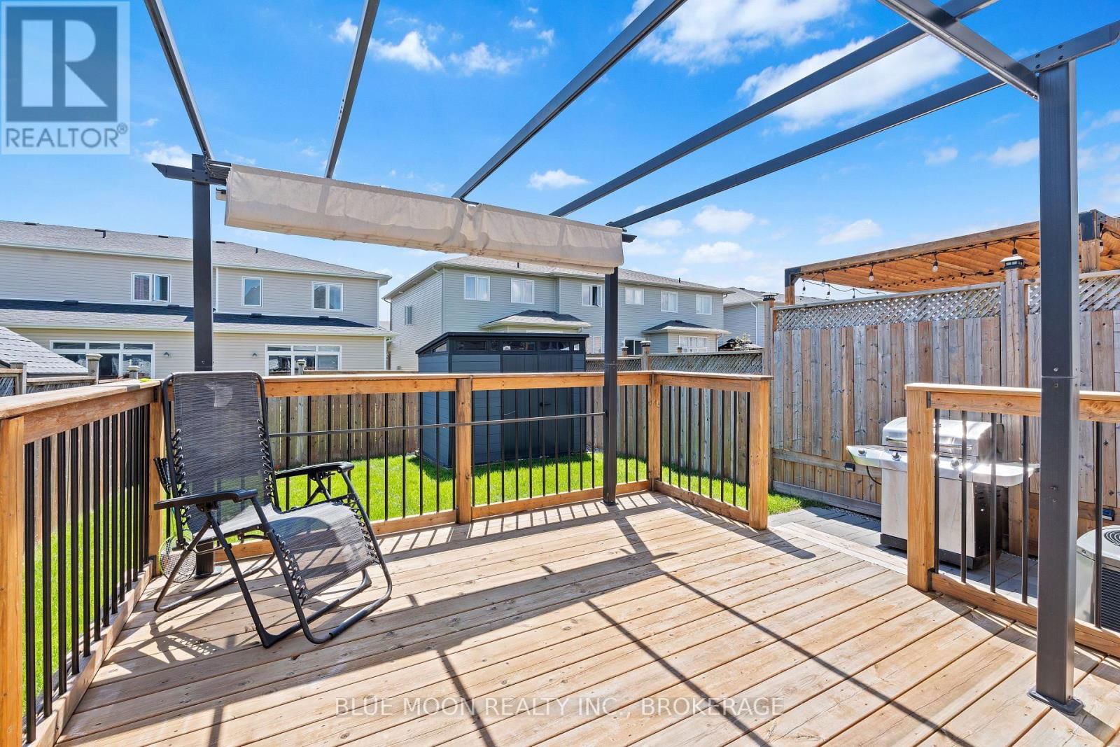 1555 DAVENPORT CRESCENT Image 32