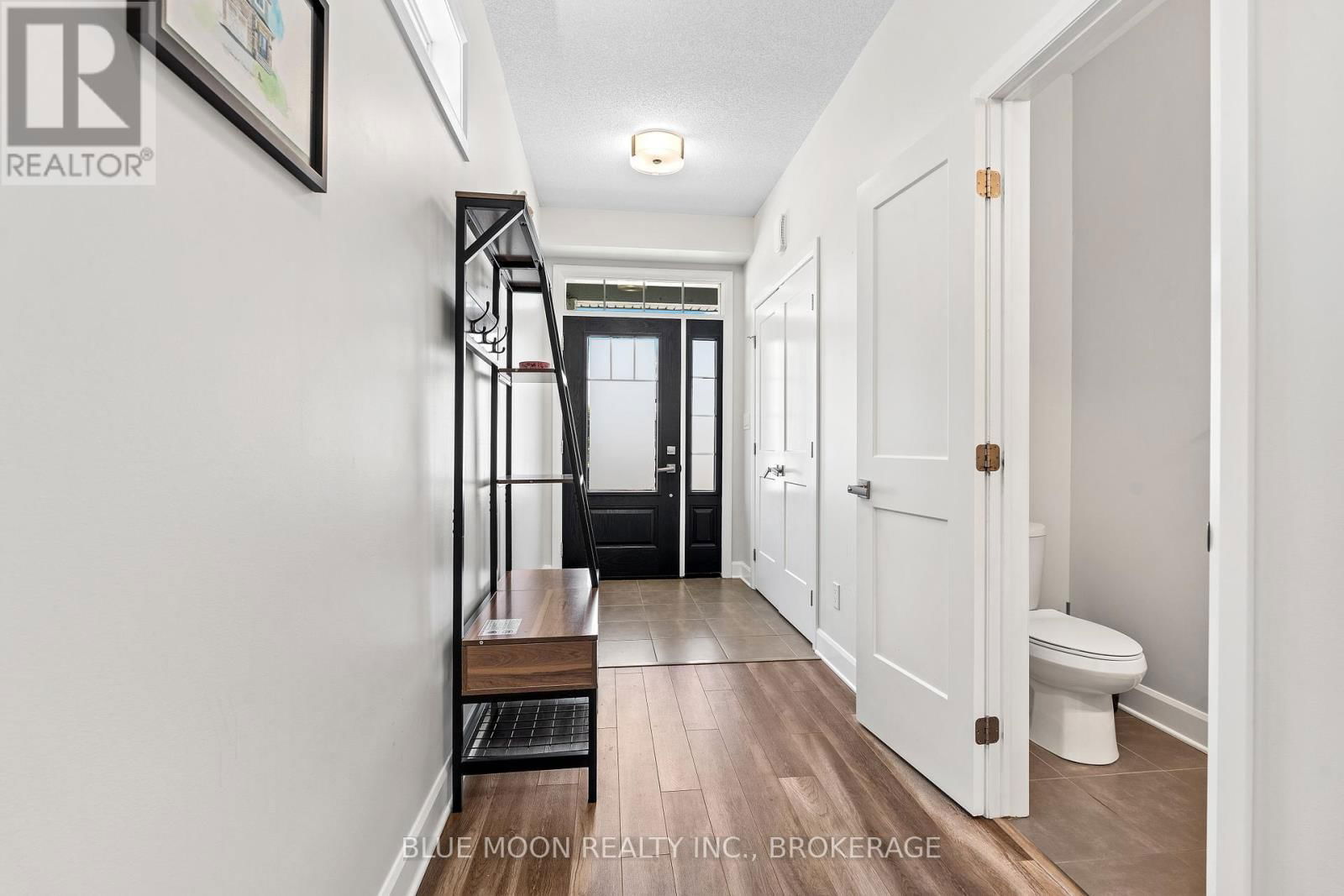 1555 DAVENPORT CRESCENT Image 5