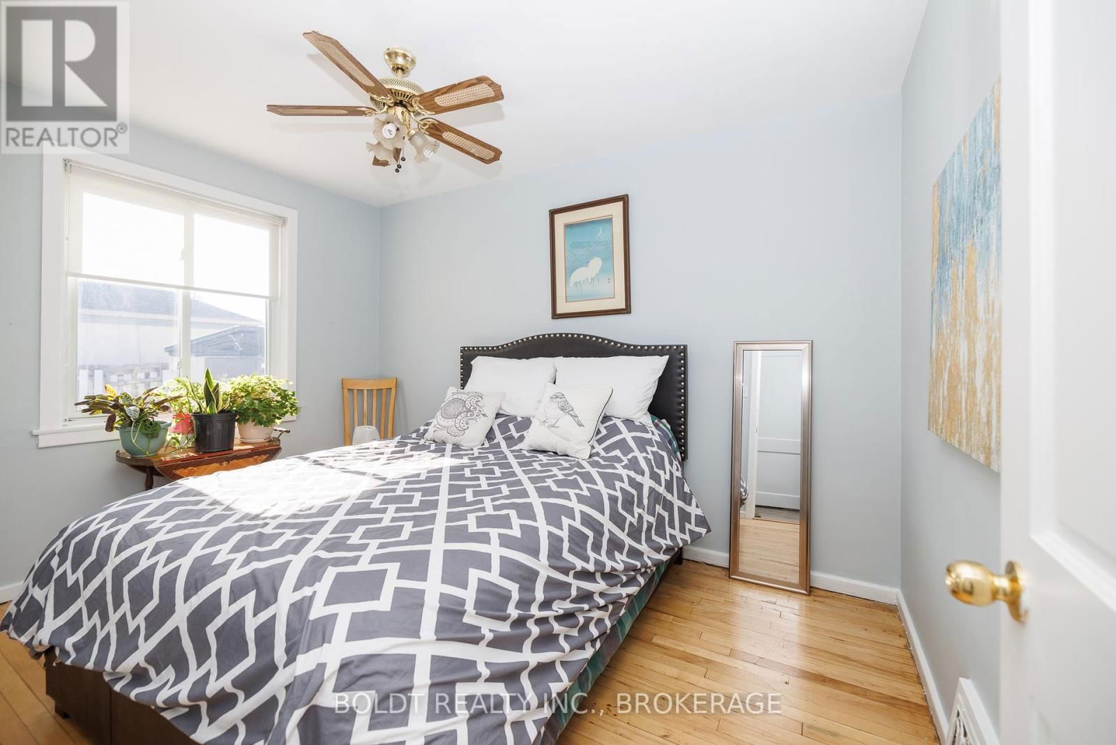 33 ARGYLE CRESCENT Image 10