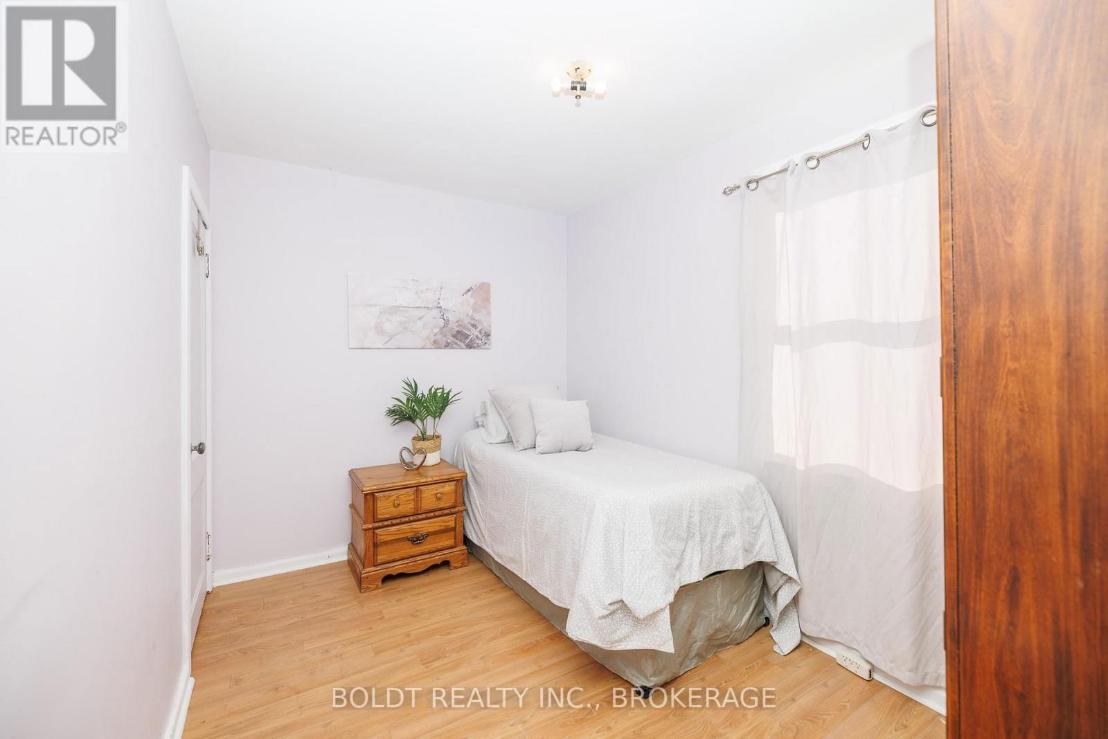33 ARGYLE CRESCENT Image 13