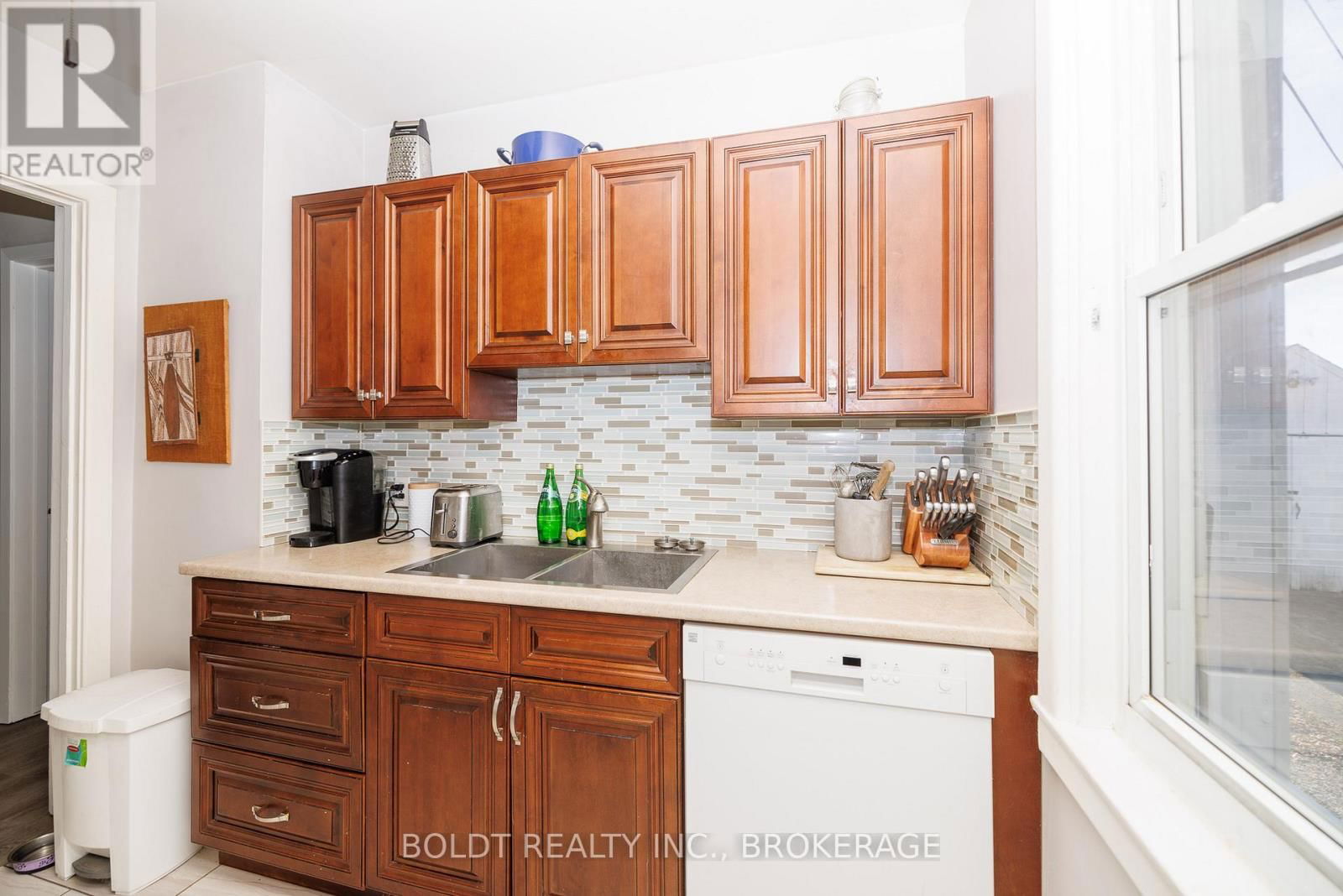 33 ARGYLE CRESCENT Image 16