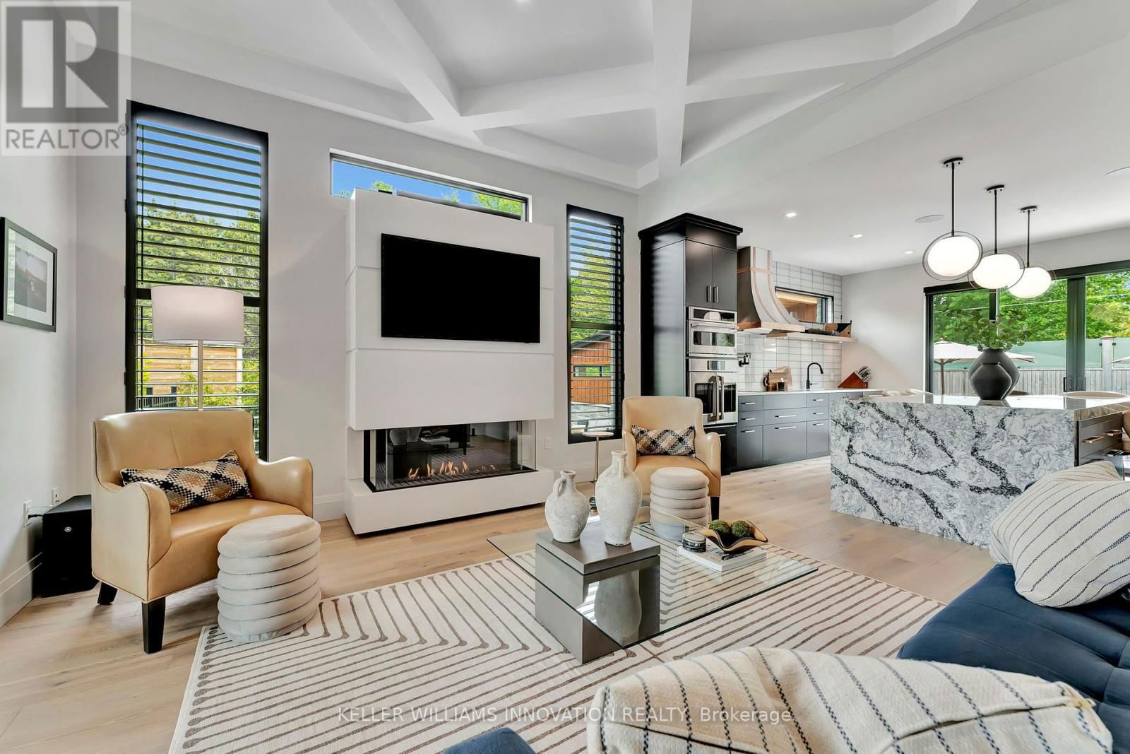 330 ROGERS ROAD Image 11