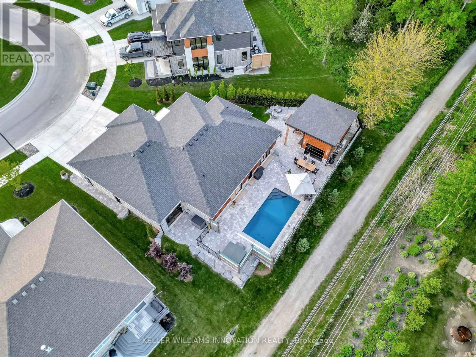 330 ROGERS ROAD Image 3
