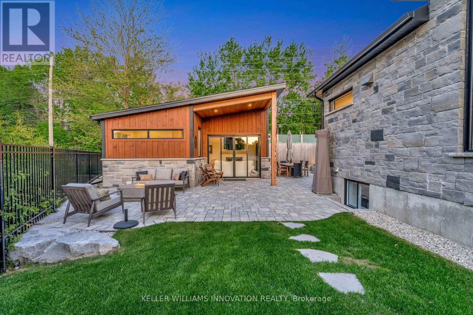 330 ROGERS ROAD Image 41