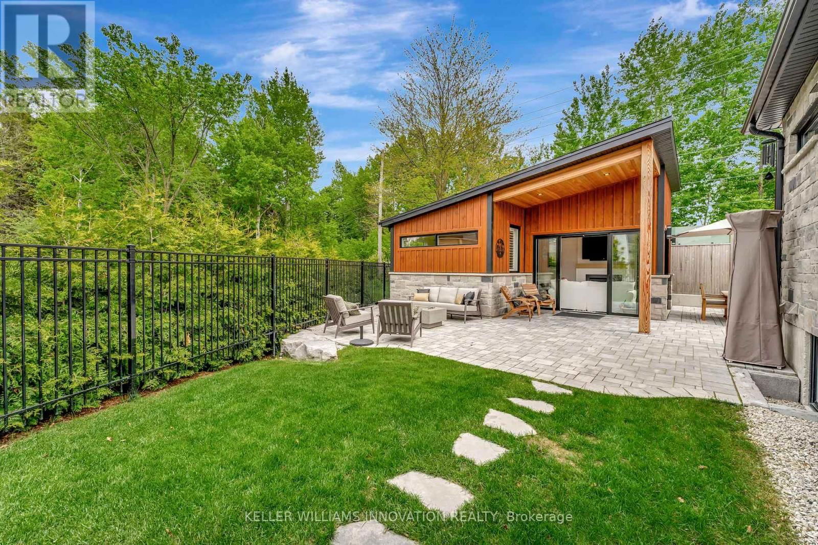330 ROGERS ROAD Image 42