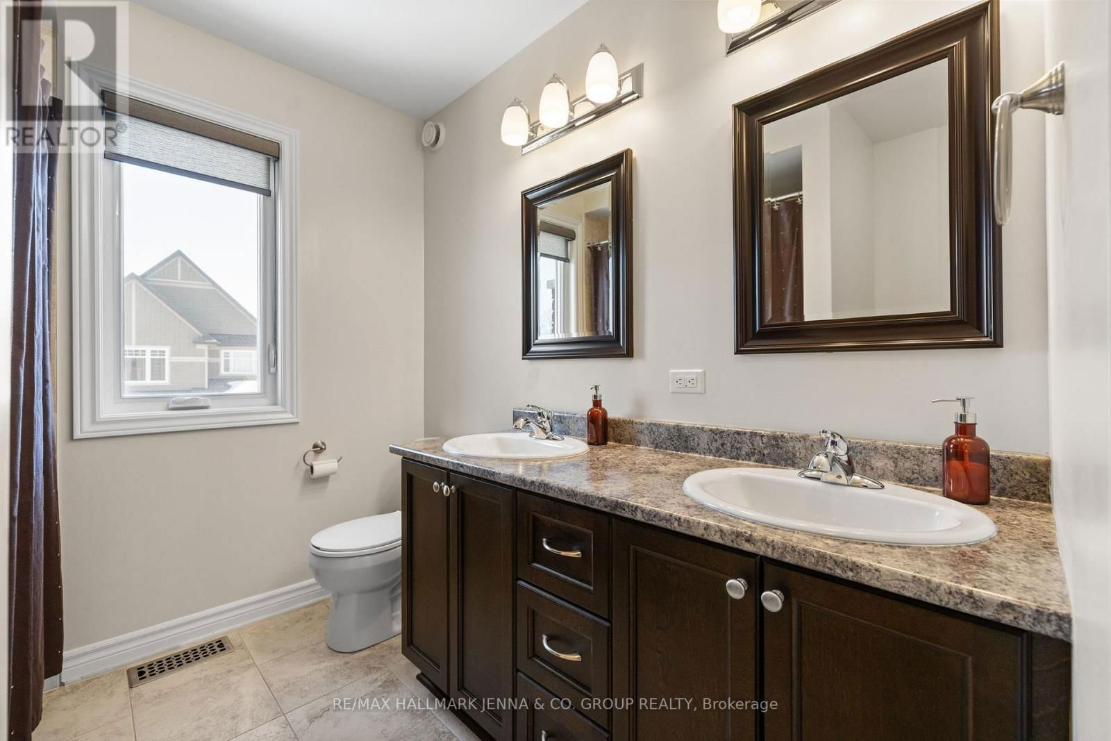 325 VIA VERONA AVENUE Image 30