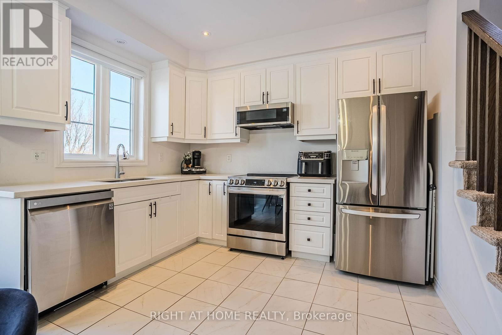 14 - 575 WOODWARD AVENUE Image 18