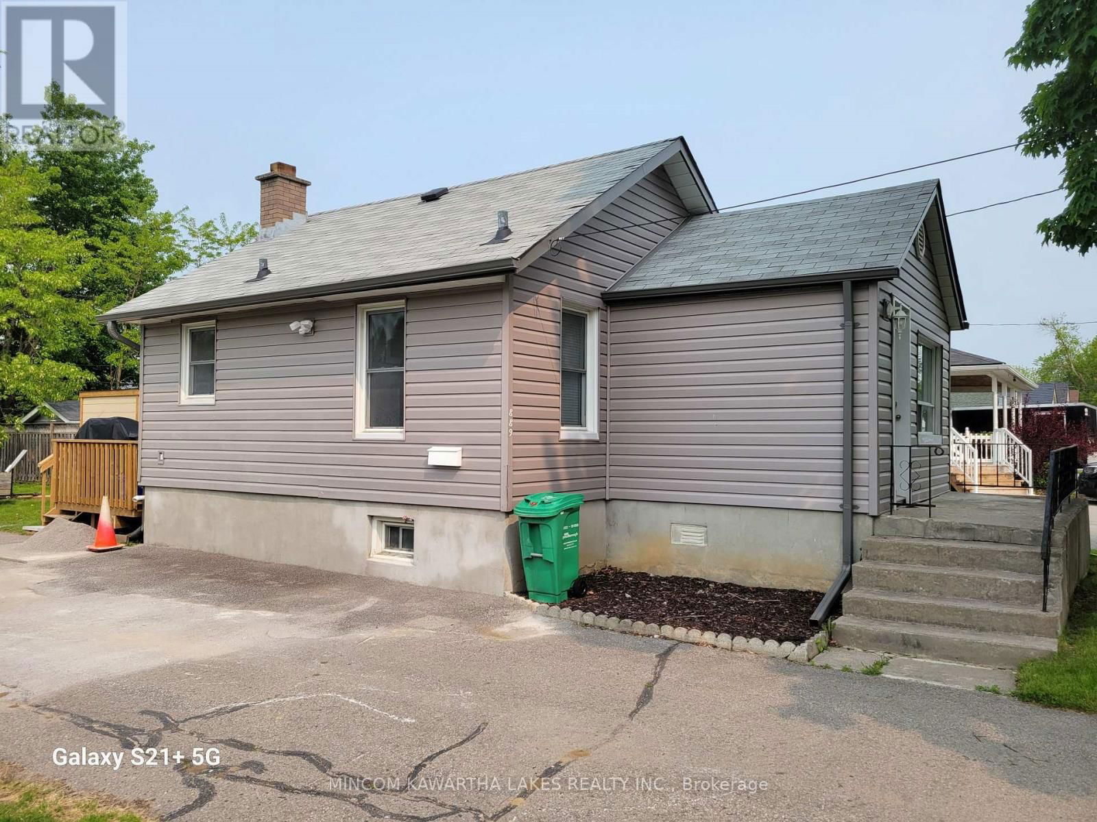 889 WESTERN AVENUE Image 2