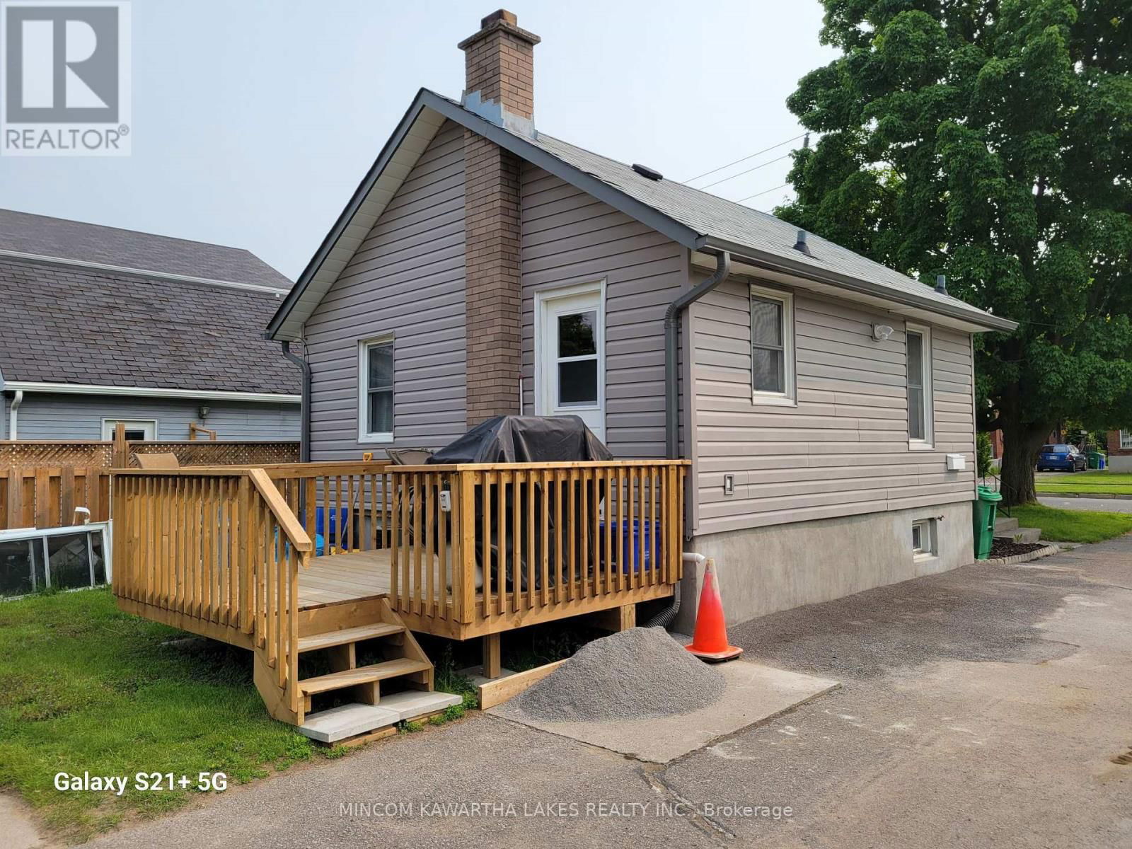 889 WESTERN AVENUE Image 3