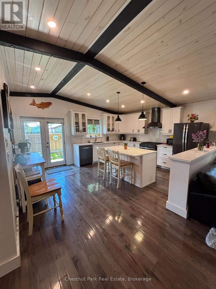 175 CRESCENT DRIVE Image 16