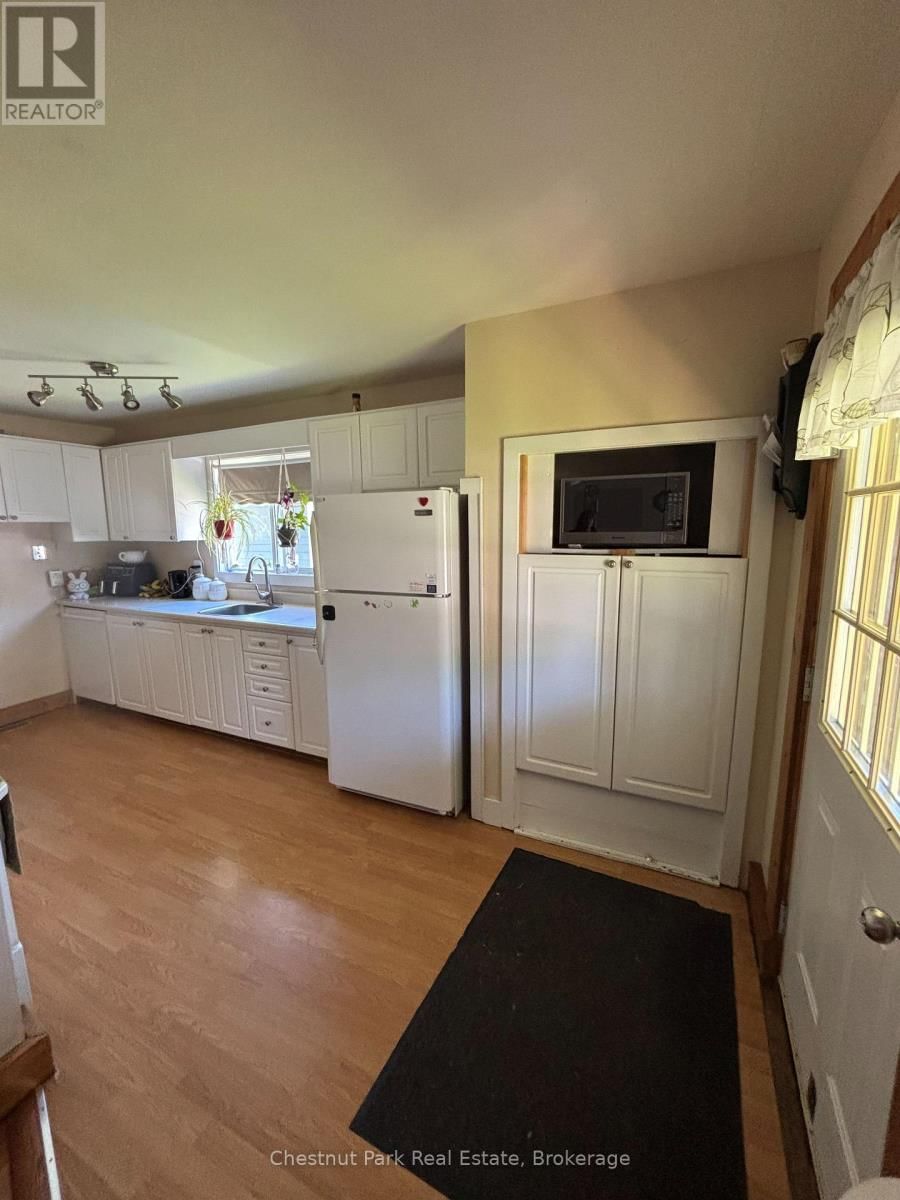 175 CRESCENT DRIVE Image 2