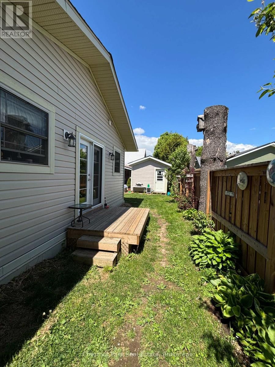 175 CRESCENT DRIVE Image 30