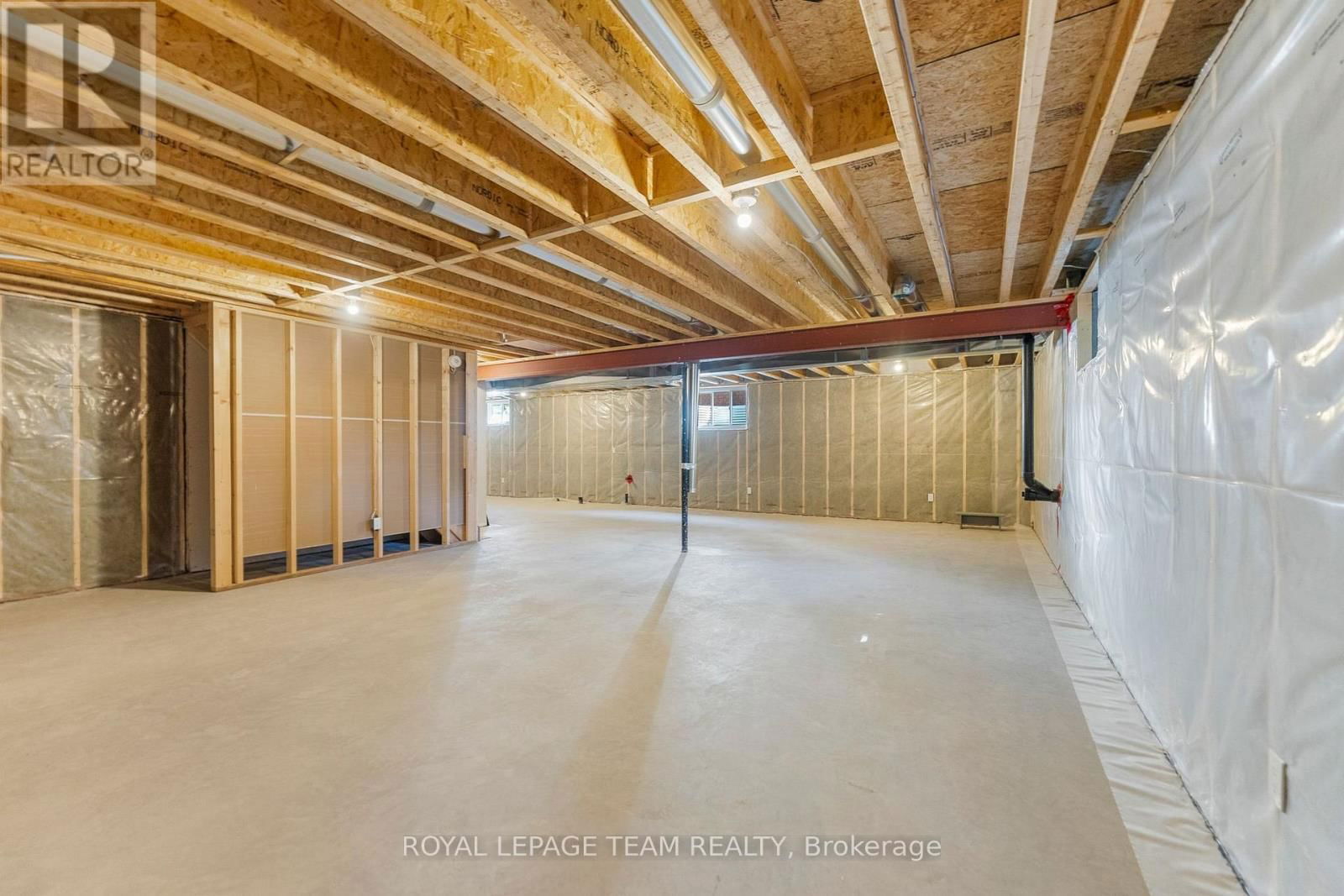 12 SIMPSON STREET Image 23