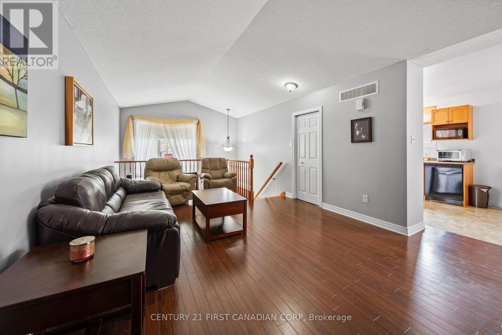 475 EXMOUTH CIRCLE Image 14