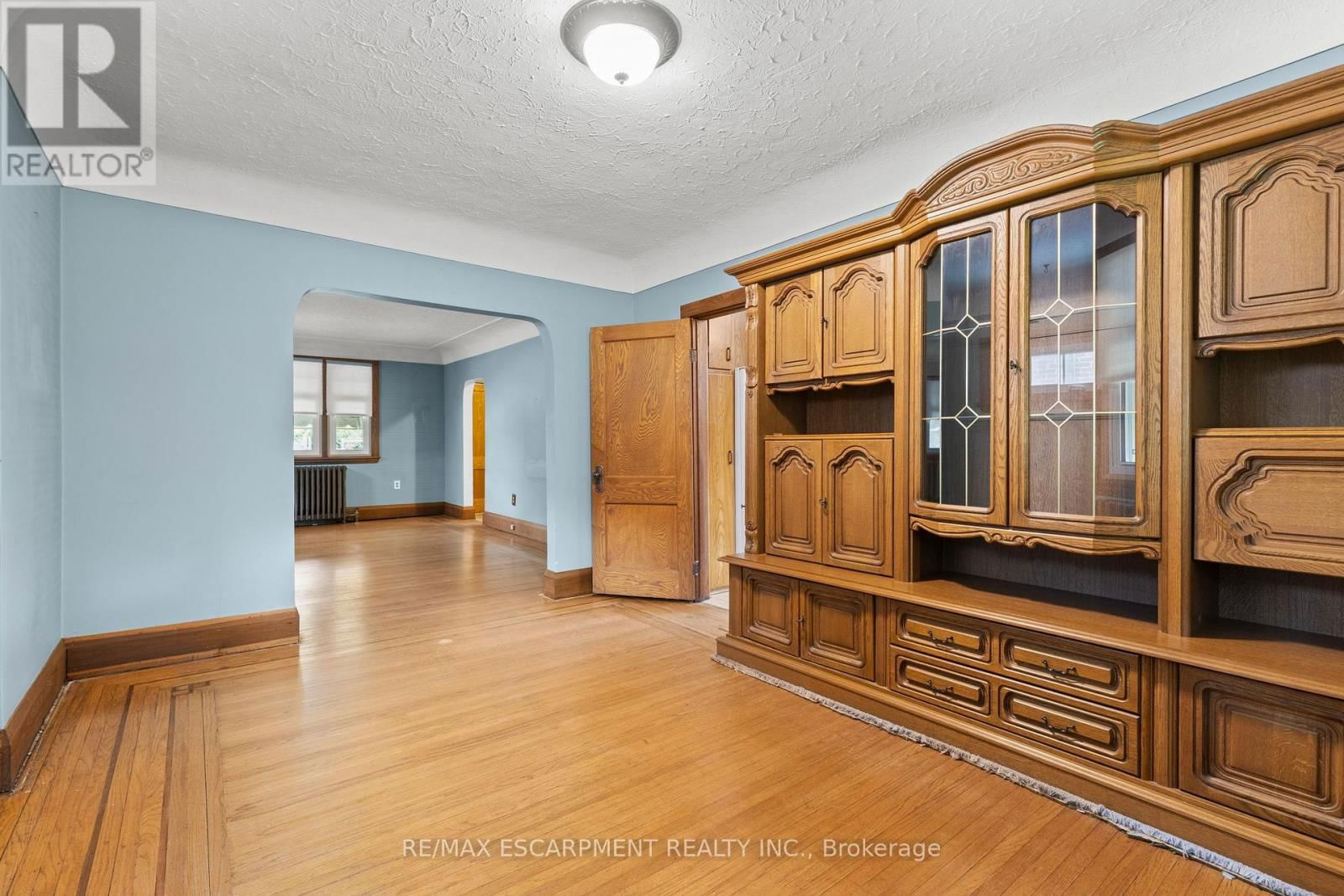 155 BALMORAL AVENUE SOUTH Image 12