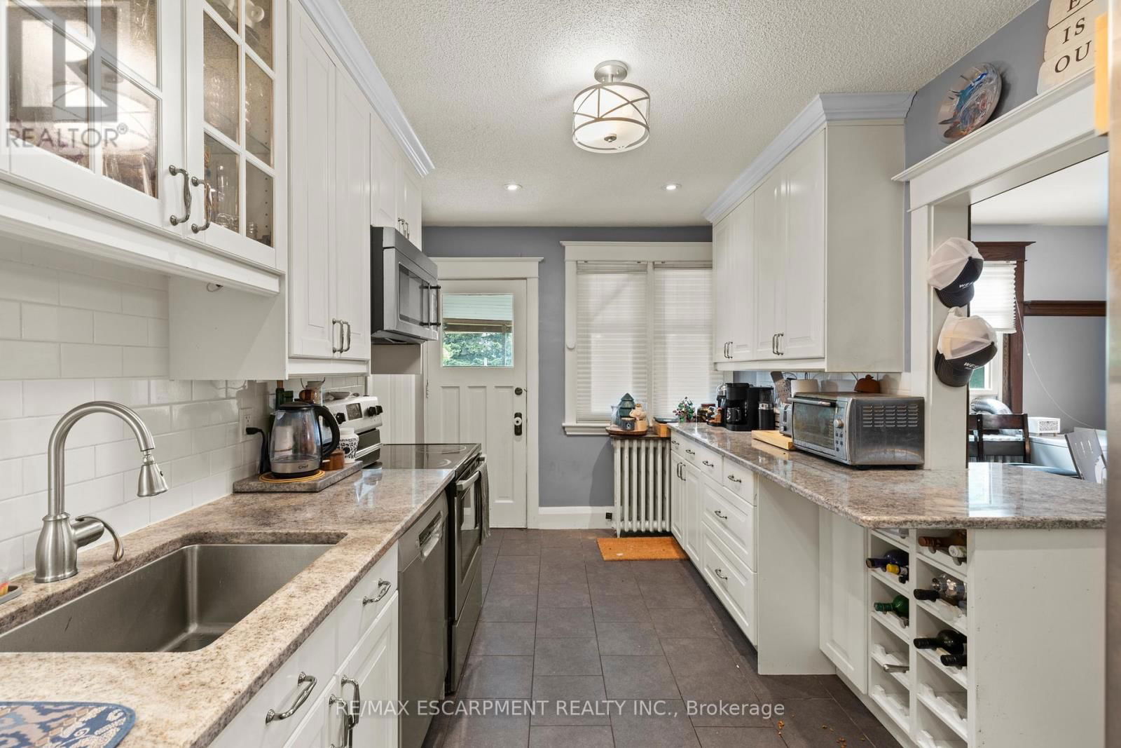 155 BALMORAL AVENUE SOUTH Image 25
