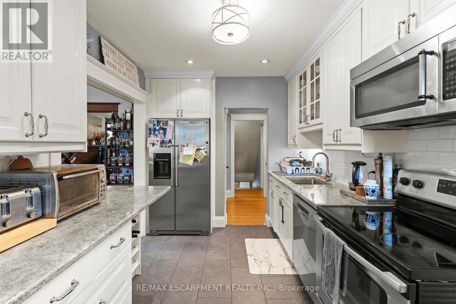 155 BALMORAL AVENUE SOUTH Image 26