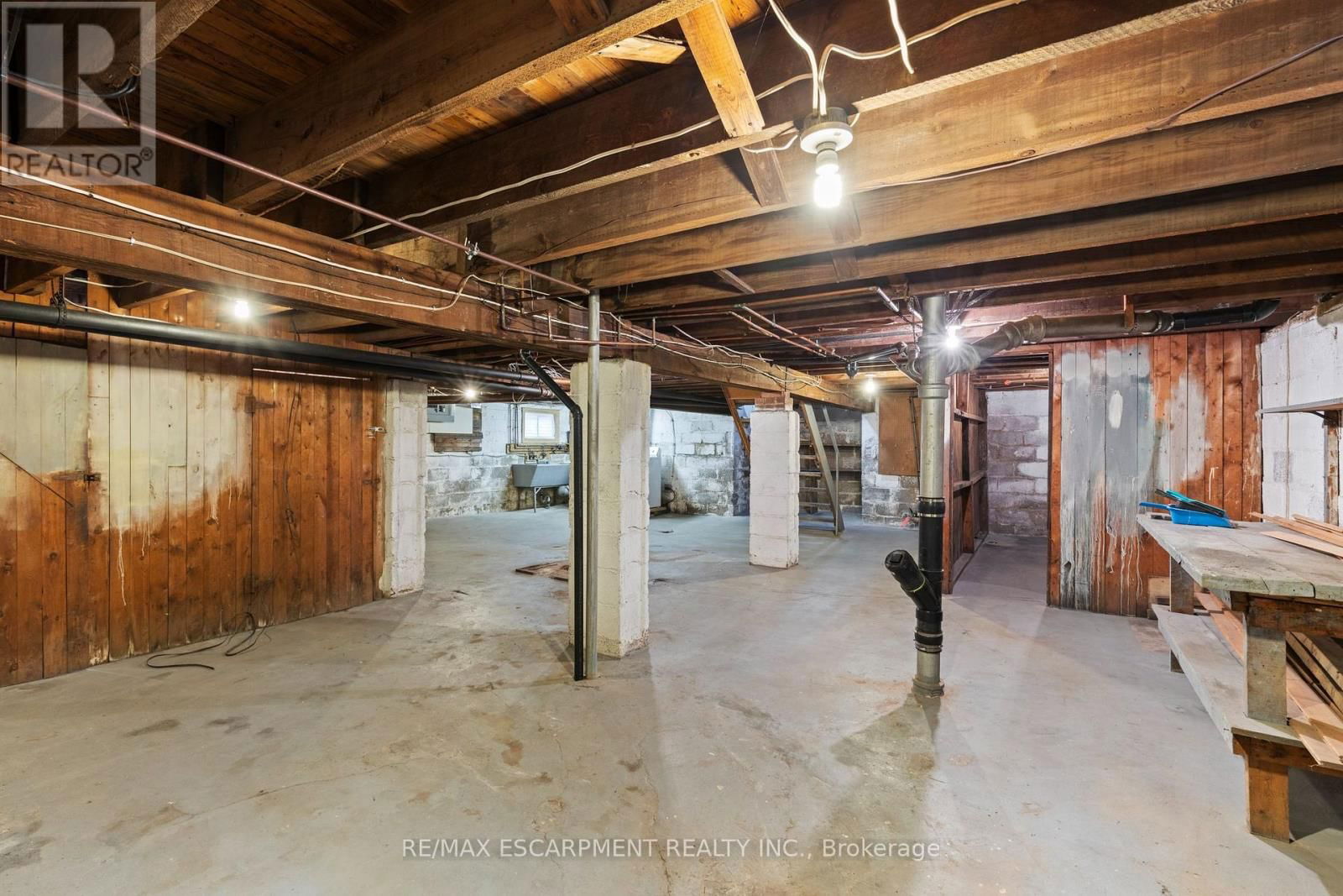 155 BALMORAL AVENUE SOUTH Image 37