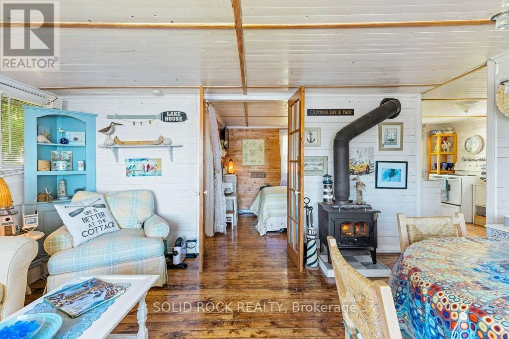 124 BAY LANE Image 17