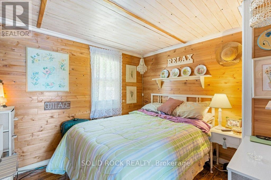 124 BAY LANE Image 21