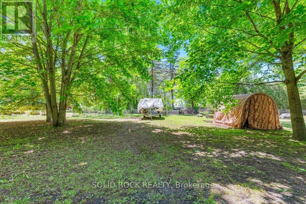 124 BAY LANE Image 25