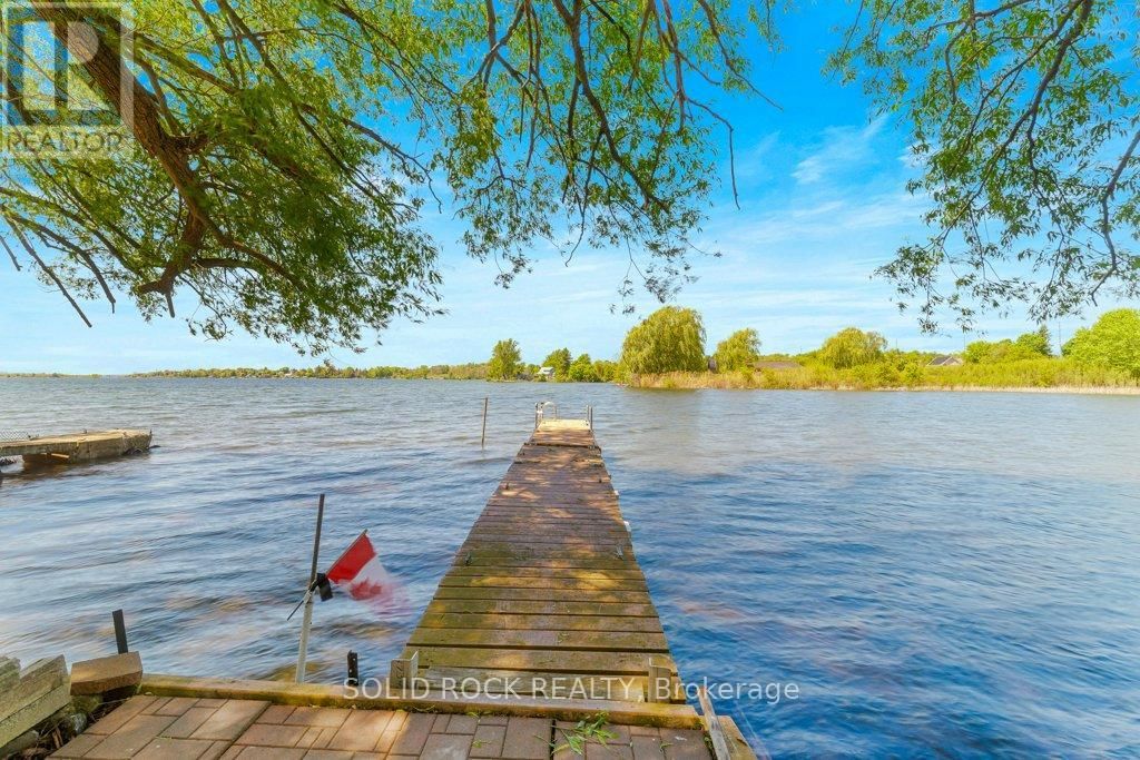 124 BAY LANE Image 3