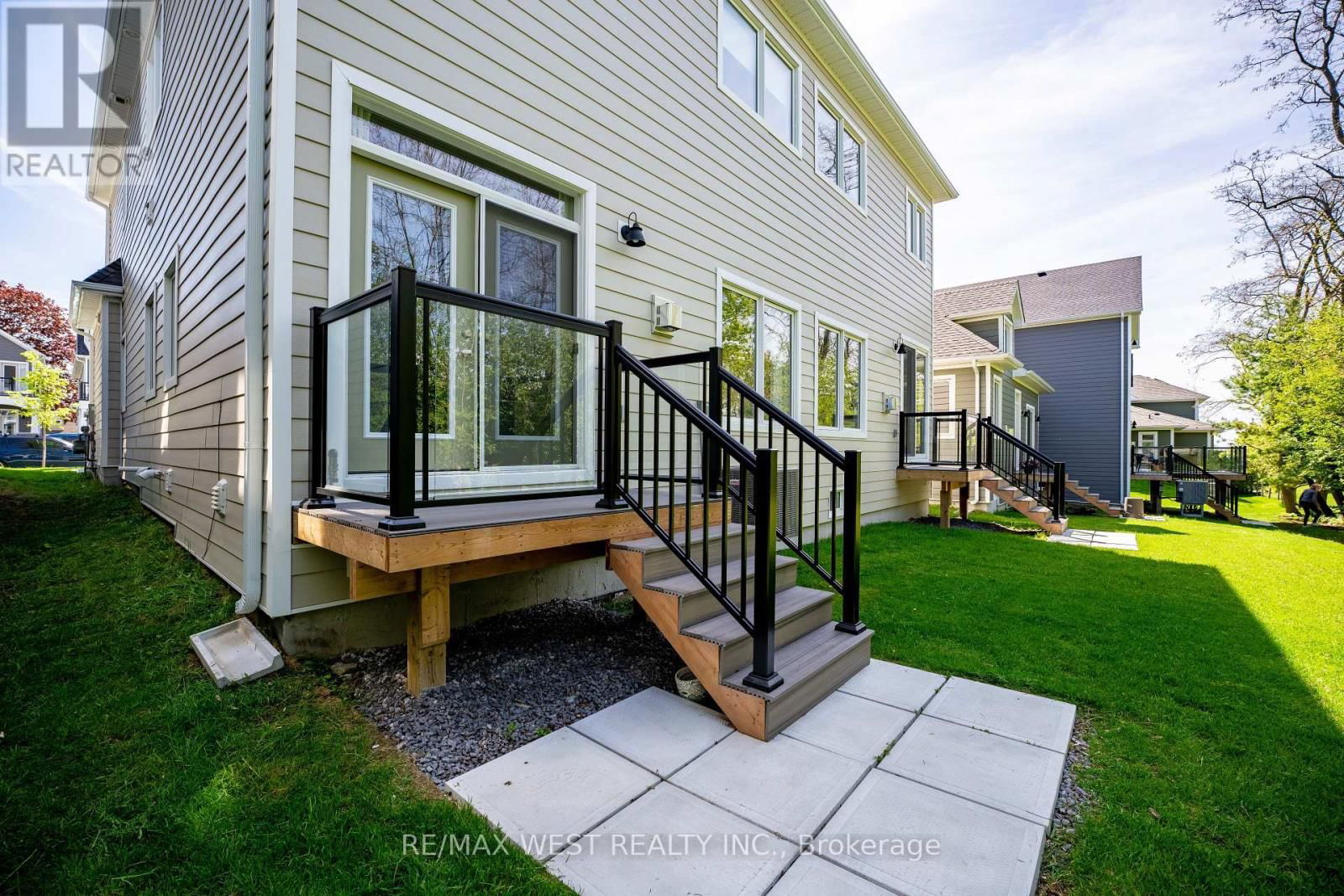 7 TWELVE TREES COURT Image 15