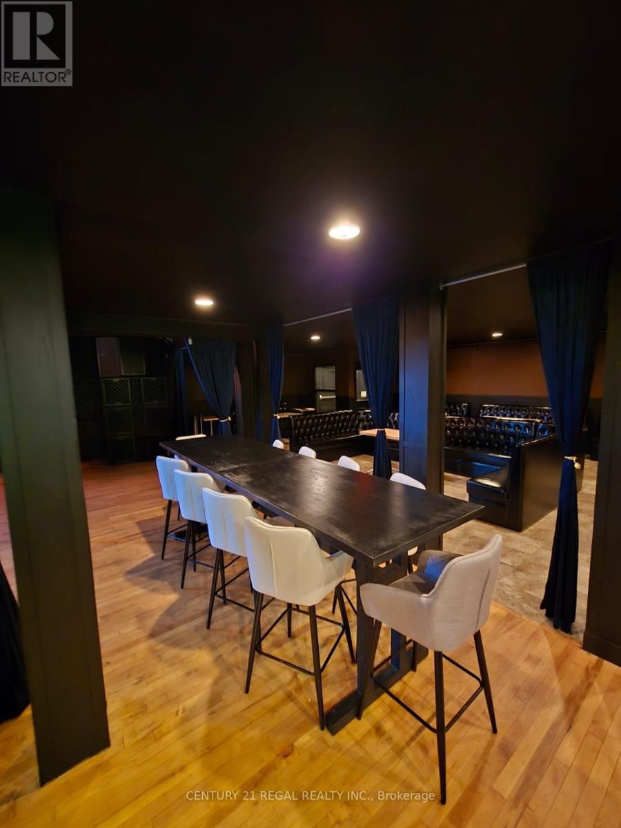 545 RICHMOND STREET Image 13
