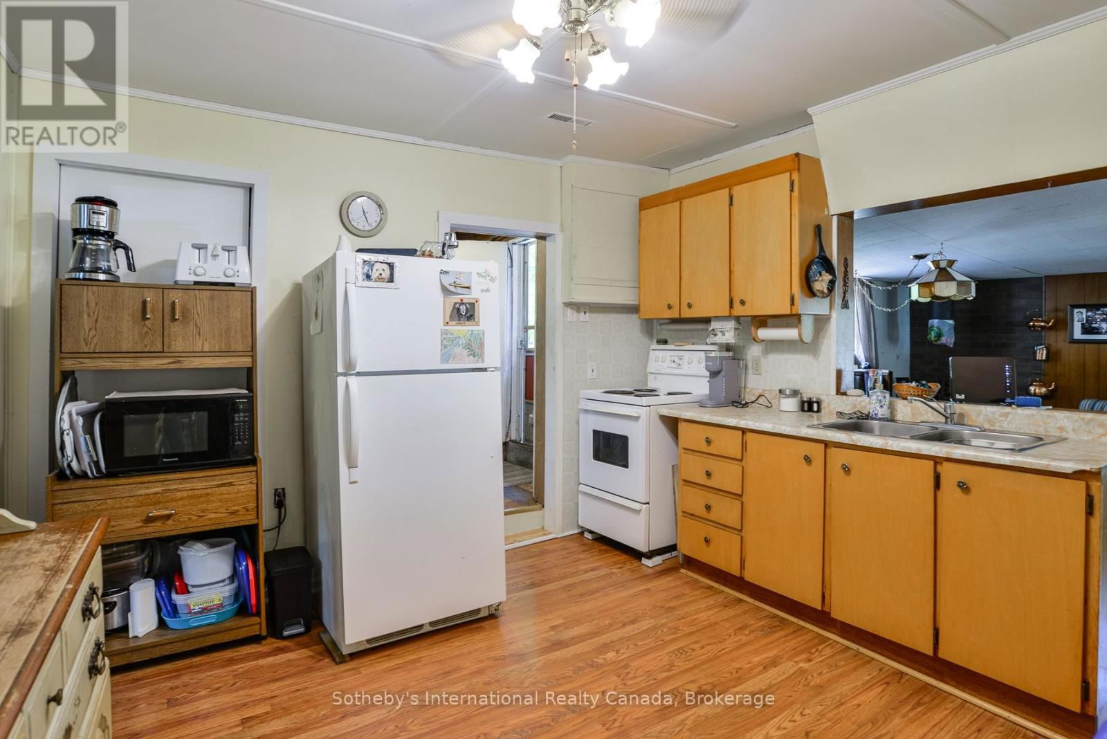 1068 KAHSHE LAKE RD SOUTH Image 7